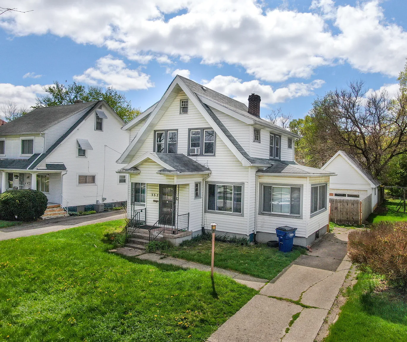 337 W Perrin Ave photo 1