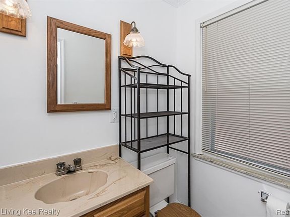 5th image of 1324 Aline Dr