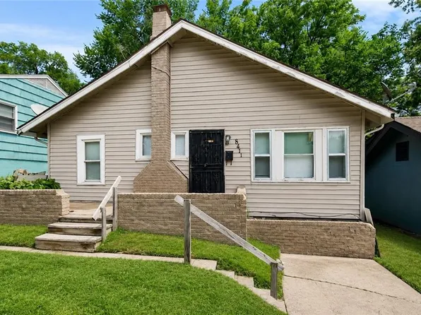 8411 Olive St, Kansas City, MO 64132