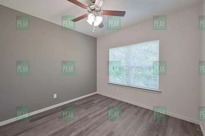 2034 Brookes St — Photo 17