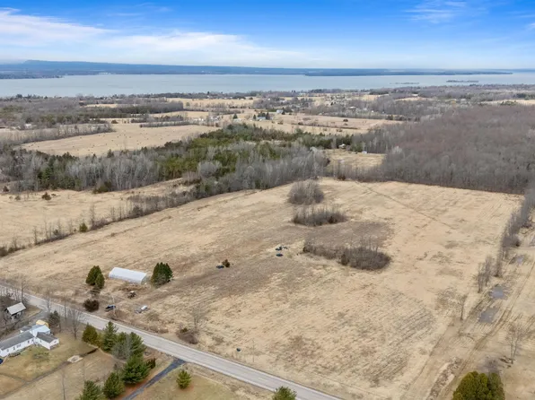60 Allen Road, Grand Isle, VT 05458