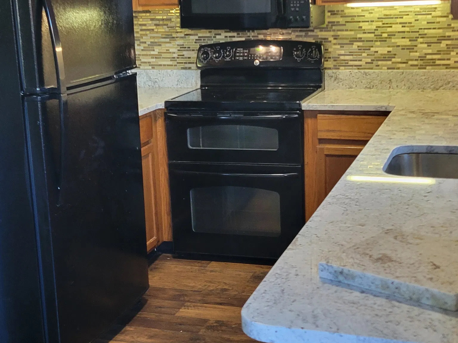 2 bed, 1275 sqft, $1,850 — Photo 2