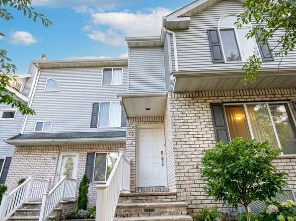 45 Fairlawn Loop, Staten Island, NY 10308