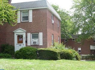 1951 Delmar Dr, Folcroft, PA 19032