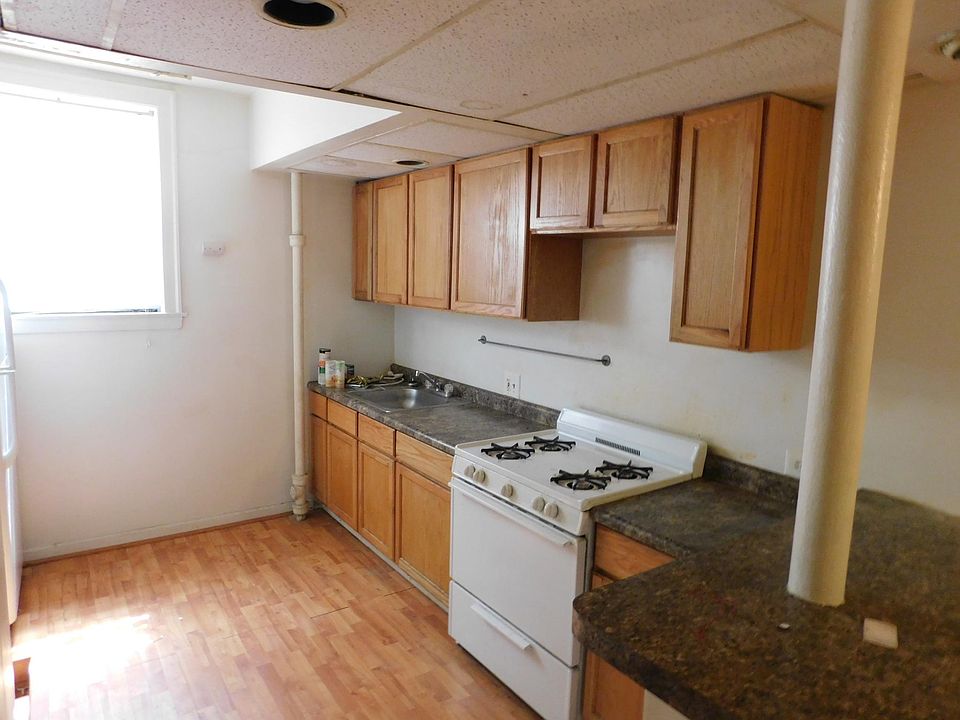 2nd image of 7514 N Hoyne Ave APT Gb