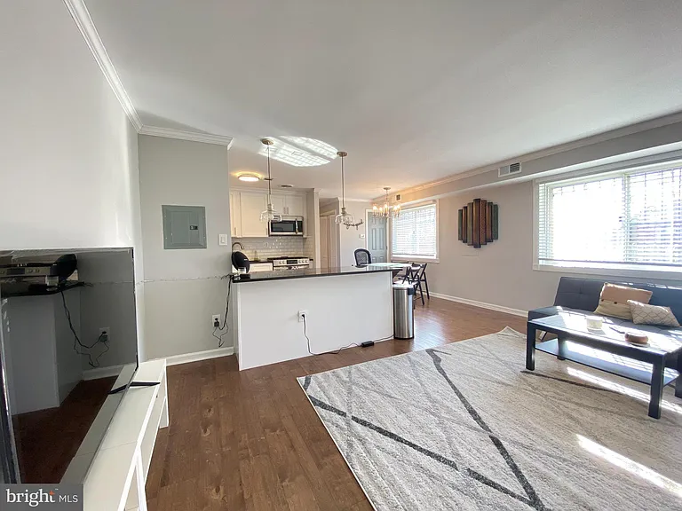1221 N Quinn St #1 — Photo 12