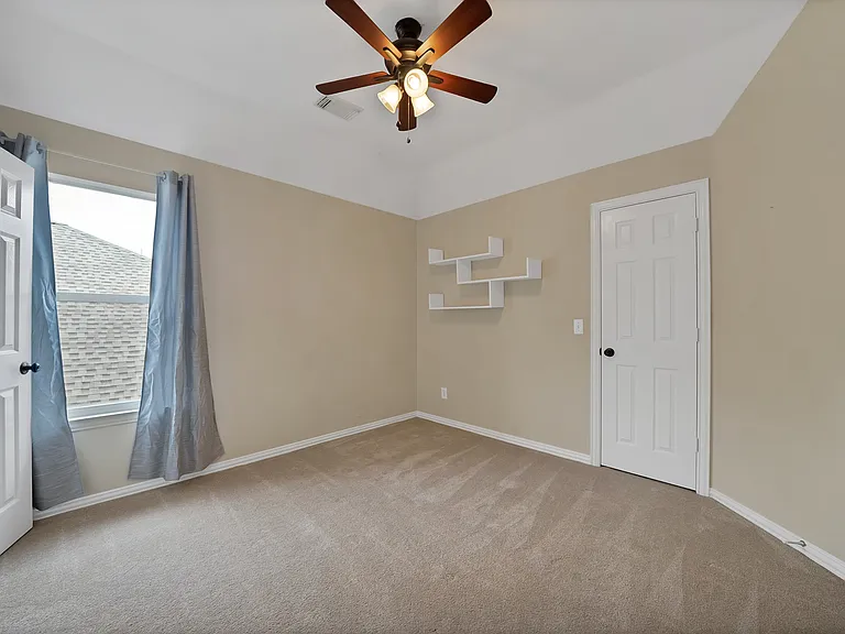 18638 Tall Oak Dr — Photo 29