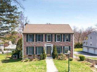 18 Nob Way, Lowell, MA 01852