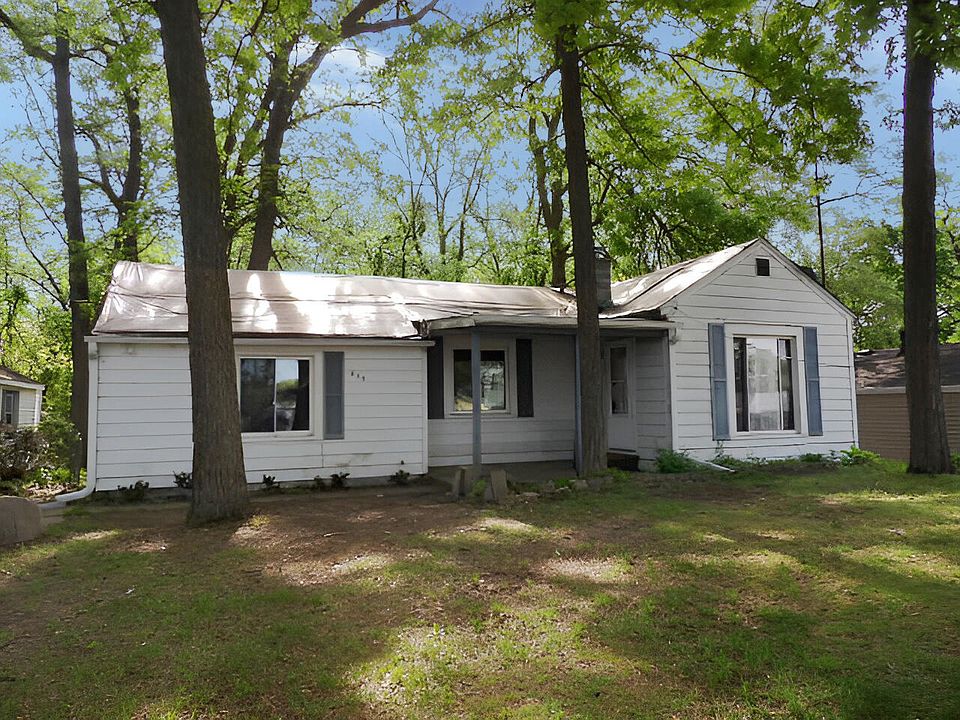 1st image of 835 Woodland Bch