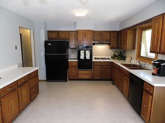 2nd image of 10787 W Pickford Ave