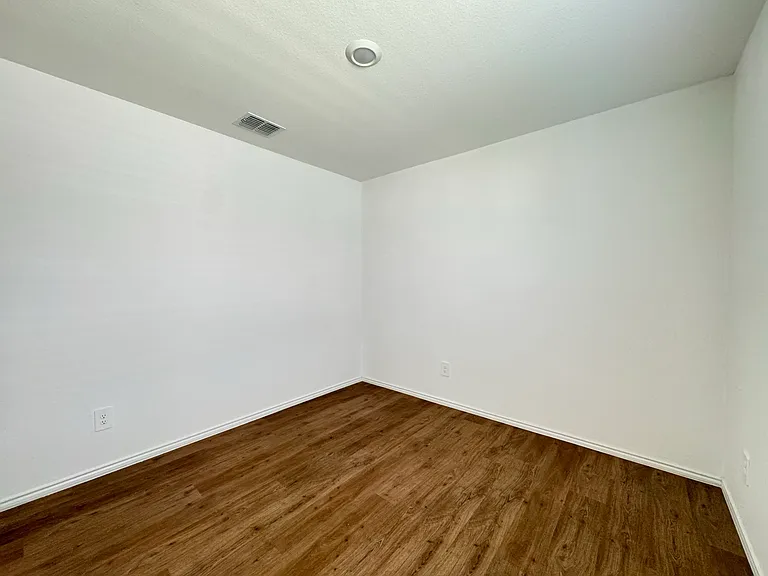 416 Frio Pass Trl — Photo 10