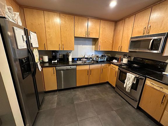3rd image of 836 W Pennsylvania Ave APT 310