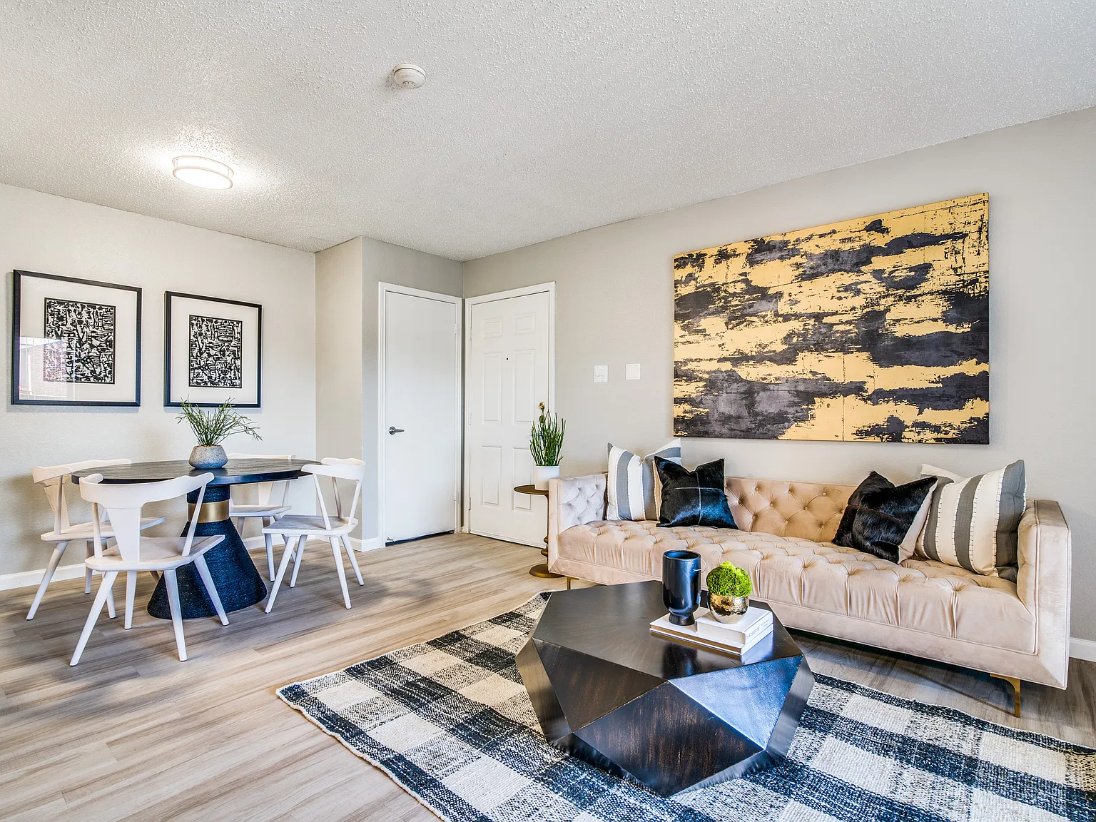 The Durham Apartments — Photo 1