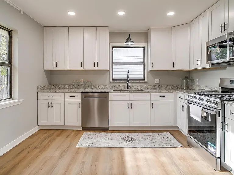 428 Live Oak Ln — Photo 5