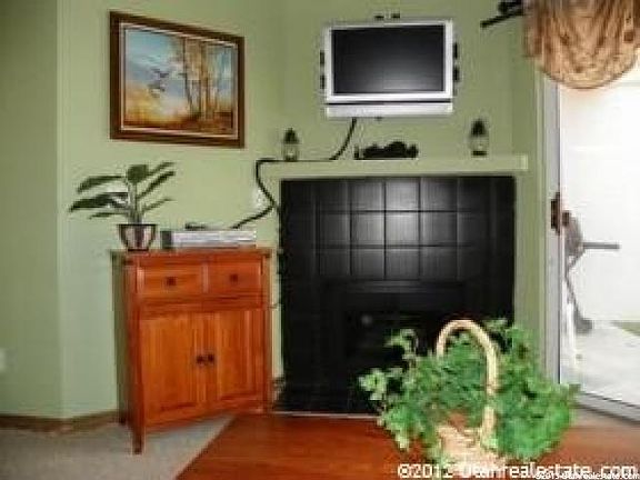 4th image of 865 N Harbor Village East Dr