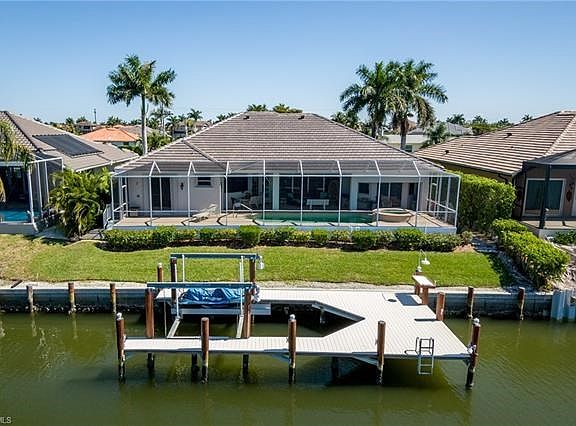 3rd image of 190 Copperfield Ct