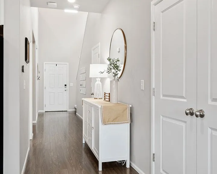 3273 Hanna Dr NE — Photo 3