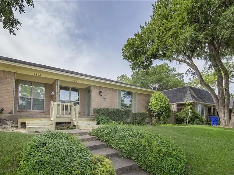 2808 Golfing Green Dr — Photo 1