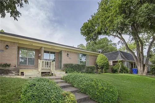2808 Golfing Green Dr Photo 1