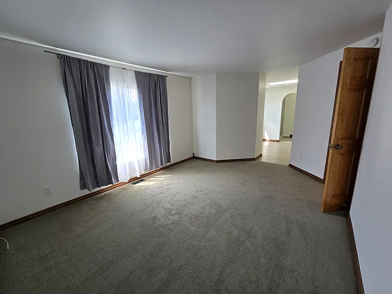 1004 Bathke Ave — Photo 9