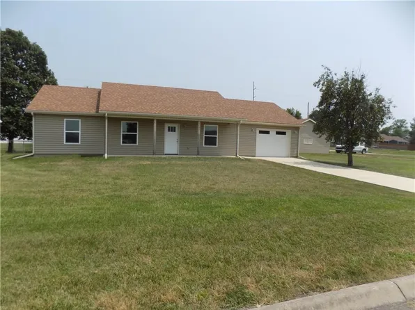 1103 N Underwood St, Ottawa, KS 66067