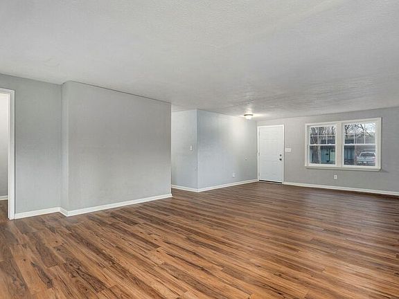 5th image of 2843 E Monroe Ter