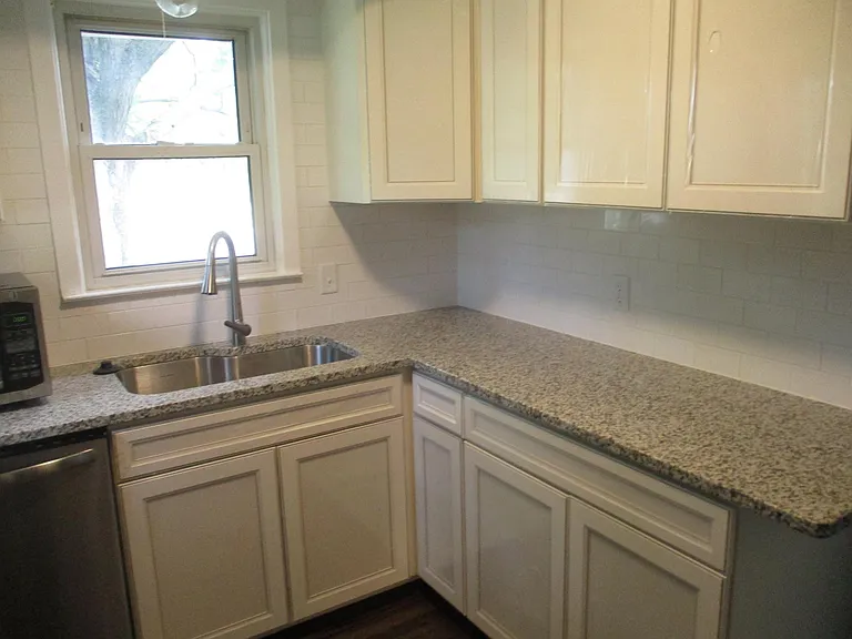 57103 Grand River Ave — Photo 6