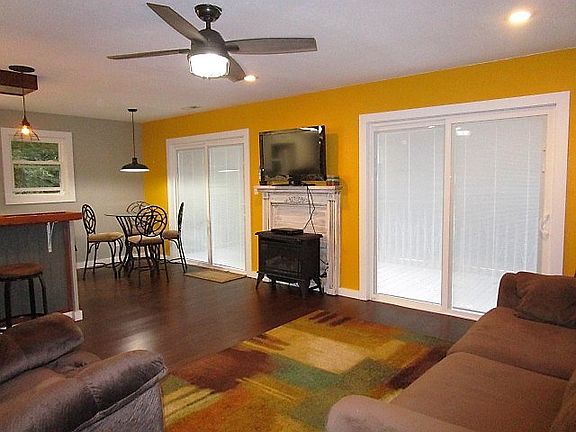 2nd image of 635 Bluff Dr