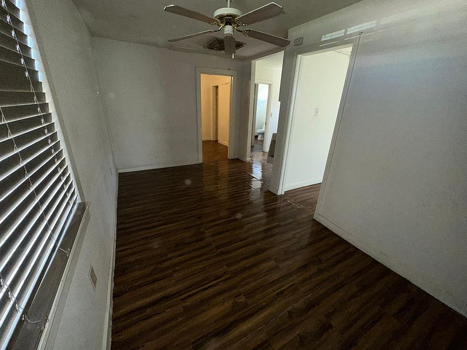 1st image of 150 N Clark Dr #7