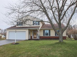 26 Sweet Briar Knl, Henrietta, NY 14467