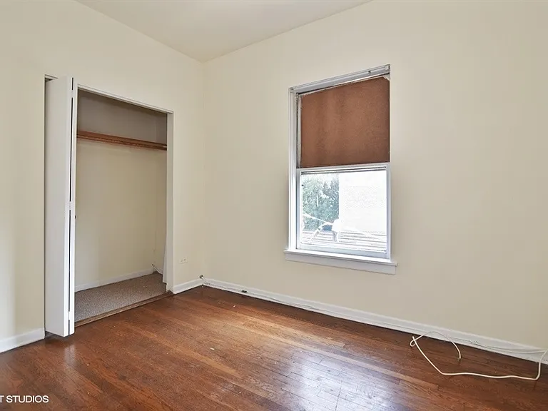 947 W Oakdale Ave #2E — Photo 5