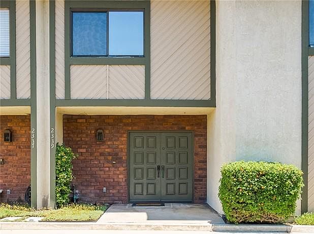 1st image of 2339 E Greenview Dr
