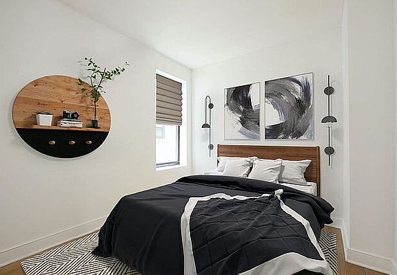 5th image of 105 E 2nd St #2R