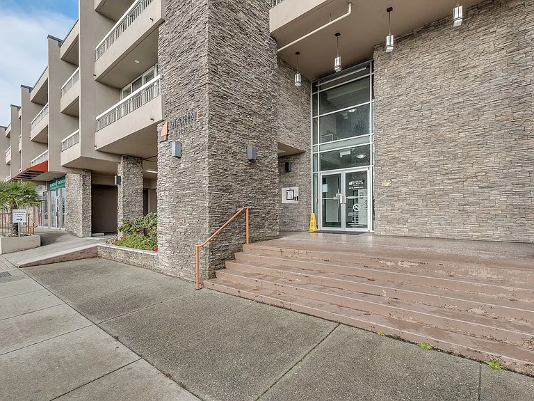695 SE Marine Dr #605 — Photo 4