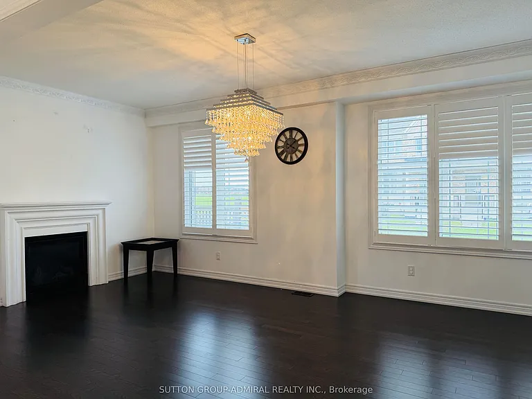 1 Gordon Landon Dr — Photo 3