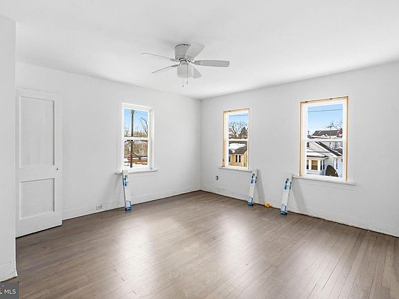3rd image of 324 Allen Ave