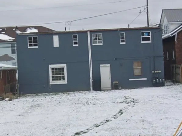 406 1/2 Bellefonte St, Russell, KY 41169