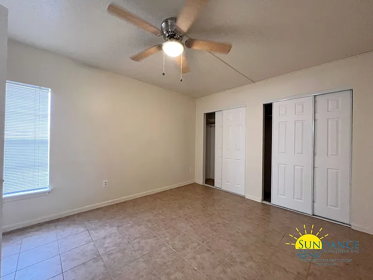 408 Marshall Ct NW #6 — Photo 9
