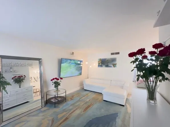 1120 NE 10th St APT 2, Hallandale Beach, FL 33009