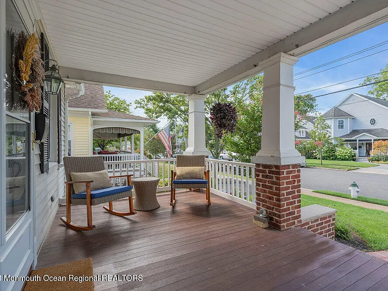 64 Curtis Ave — Photo 4