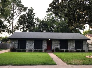 129 Sage St, Lake Jackson, TX 77566