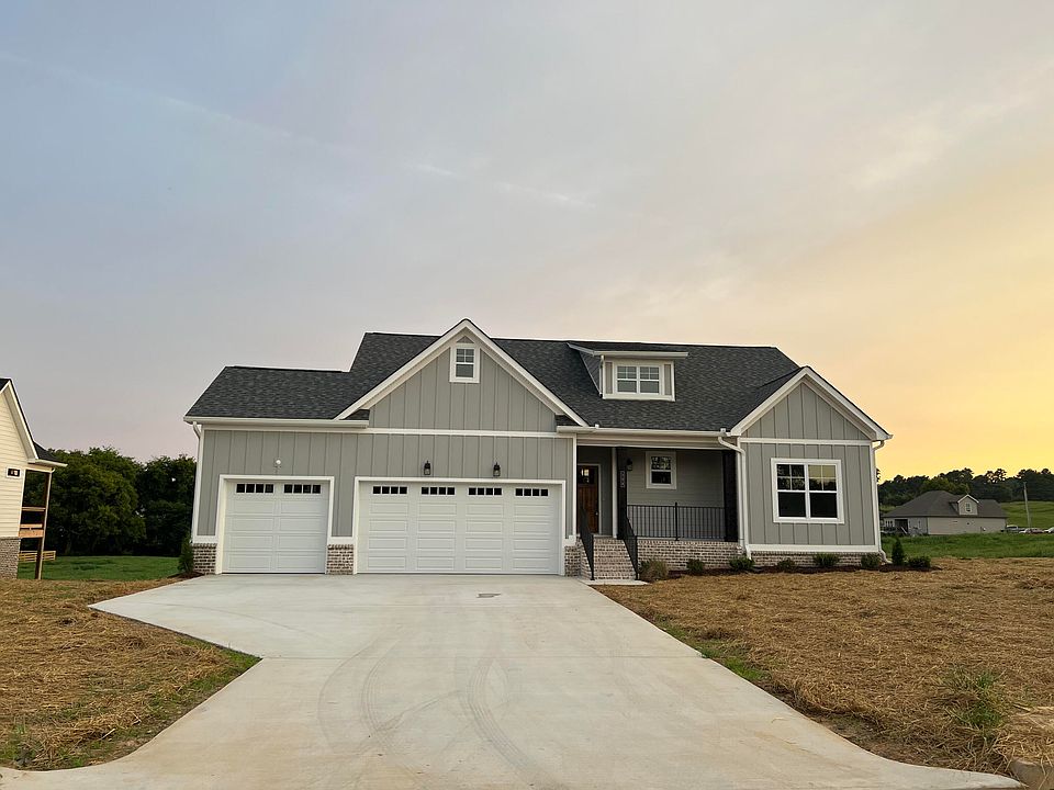 1st image of 126 Carolina Ln NE #9