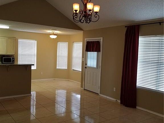2nd image of 901 Sunrise Ln
