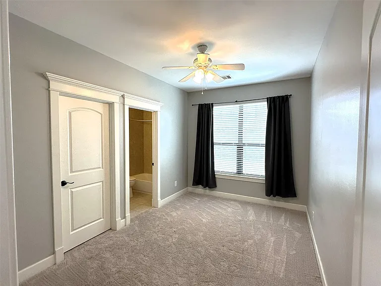 321 W 26th St #B — Photo 19