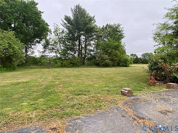 2nd image of 222 N Beaverdam Rd