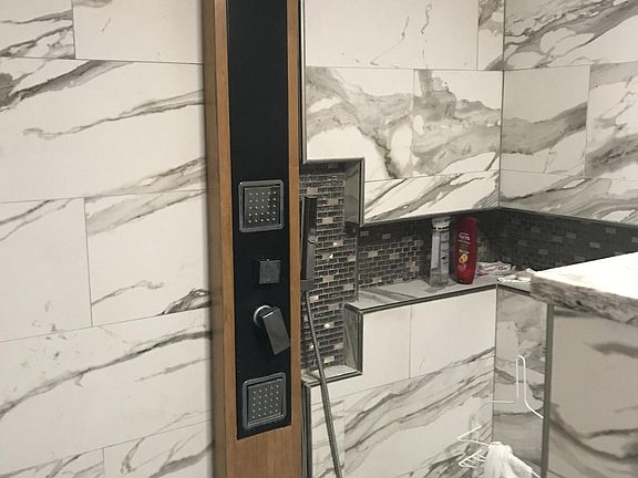 Shower System with Body jets
