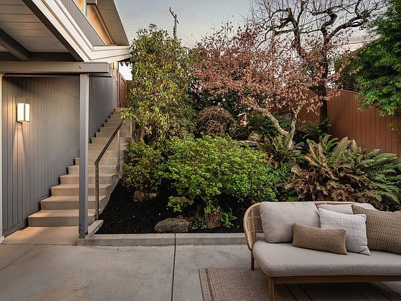 5th image of 1468 Summit Rd