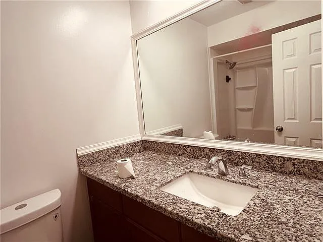 2209 Hampton Dr — Photo 6