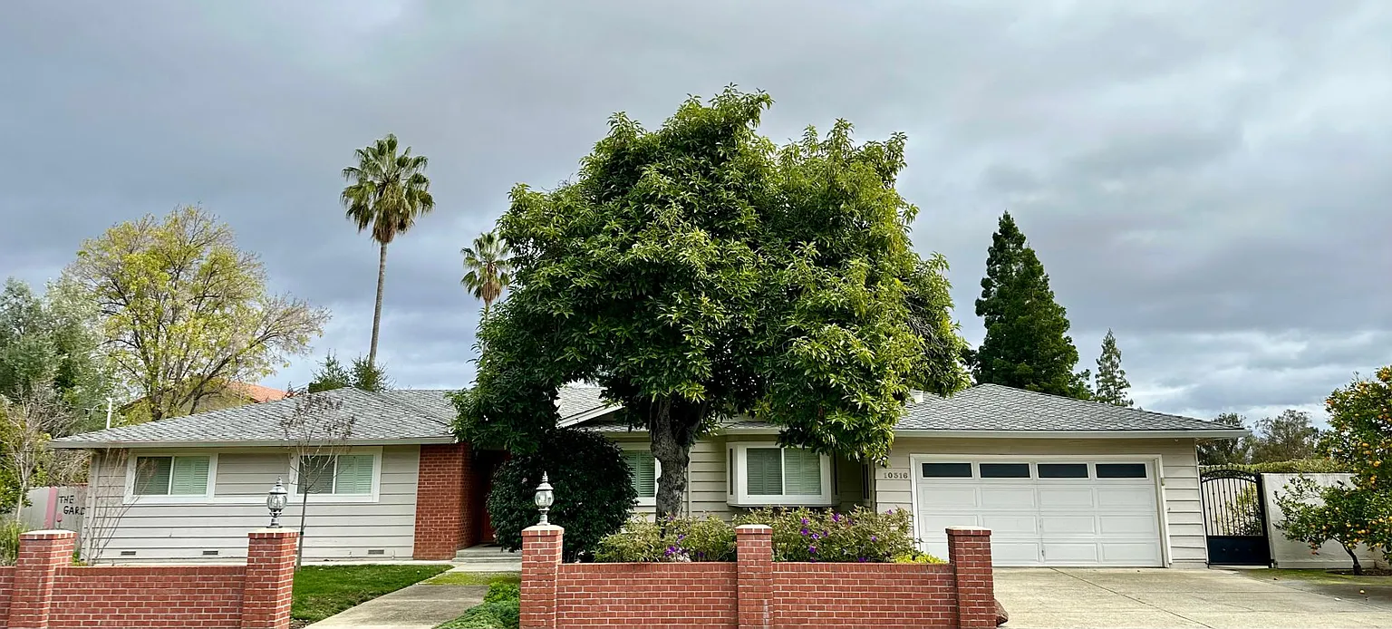 10316 Scenic Blvd photo 1