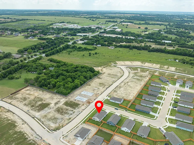 201 Cattail Ln — Photo 28